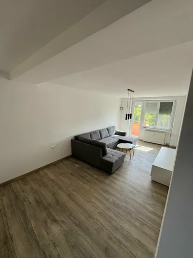 Na prenájom 2-izbový byt, 55 m², Komárno, Mederčská ul.