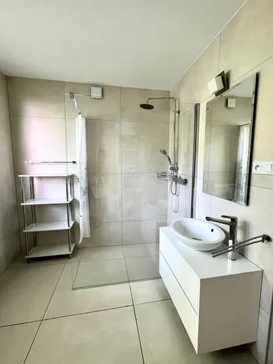 Na prenájom 1-izbový byt, 34 m², Levice