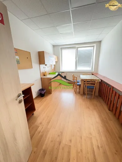 Na prenájom komerčné, 30 m², Michalovce, Priemyselná
