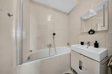 Na predaj 3-izbový byt, 81 m², Malinovo, Tri vody
