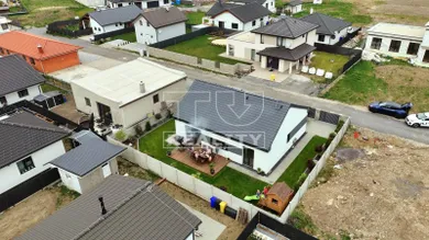 Domy na sprzedaż, 4-pokojowe, Liptovský Mikuláš · €329 000
