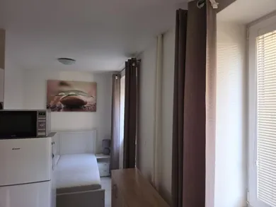 Na predaj 1-izbový byt, 35 m², Pezinok, Záhradná