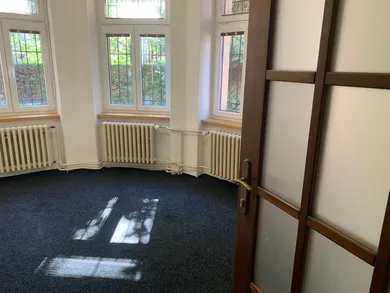 Komerčné priestory na prenájom, Nitra · €200
