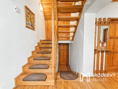 Na predaj dom, 267 m², Kľačno