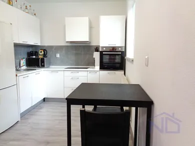Na prenájom 1-izbový byt, 40 m², Stupava, Cementárenská