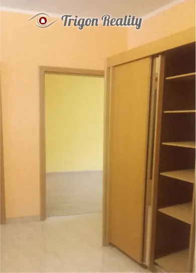 Na prenájom 2-izbový byt, 67 m², Komárno