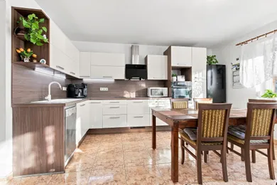 Domy na sprzedaż, Bratislava-Podunajské Biskupice · €600 000