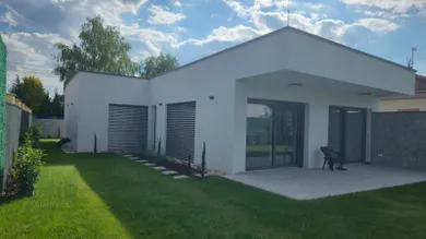 Domy na sprzedaż, 4-pokojowe, Senec · €369 000