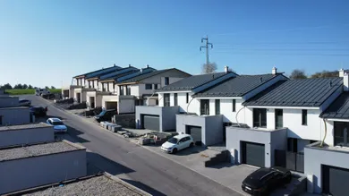 Domy na sprzedaż, 4-pokojowe, Banská Bystrica · €400 000