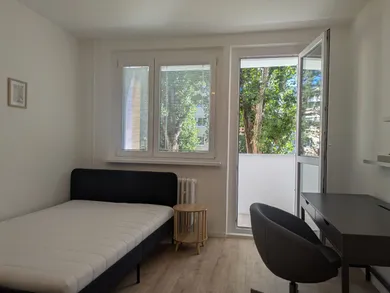Na prenájom 4-izbový byt, 90 m², Bratislava-Petržalka