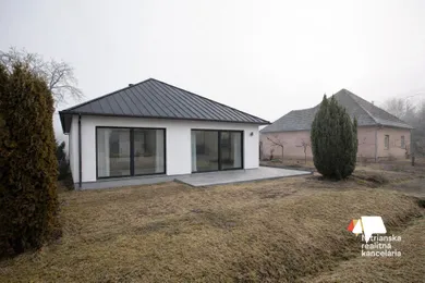Na predaj dom, 159 m², Sľažany