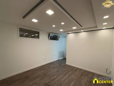 Na prenájom komerčné, 50 m², Komárno
