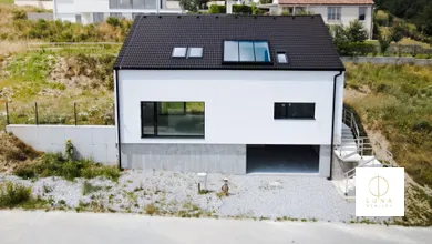 Na predaj 5-izbový dom, 273 m², Svätý Jur, Ulica Sauberg