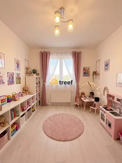 Na predaj 4-izbový dom, 133 m², Dvorníky