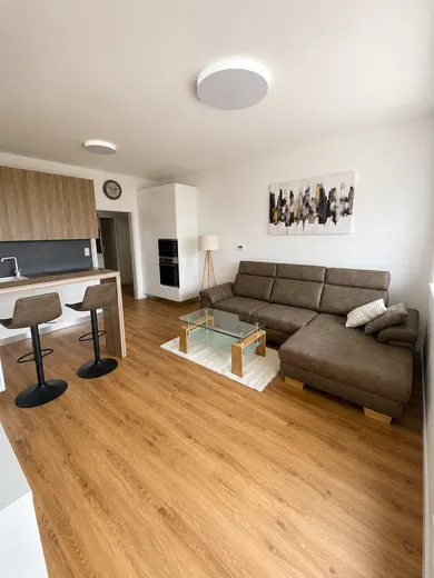 Byty na prenájom 2-izbový, Trenčín · €550