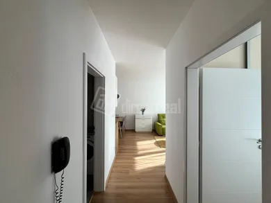 Na prenájom 2-izbový byt, 56 m², Bratislava-Nové Mesto