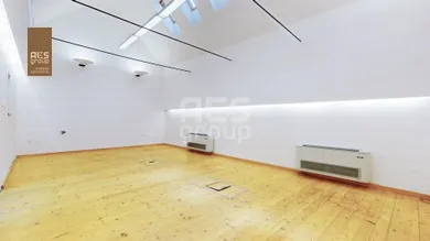 Na prenájom komerčné, 33 m², Bratislava-Vajnory, Roľnícka