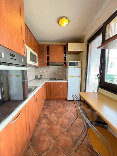 Na prenájom 2-izbový byt, 56 m², Bratislava-Ružinov, Mierová