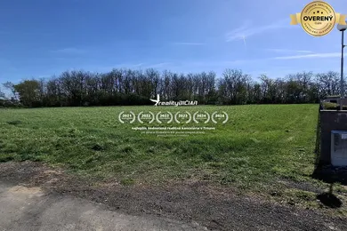 Na predaj pozemok, 212 m², Šelpice