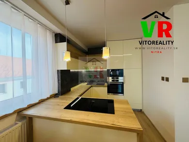 Na prenájom 2-izbový byt, 52 m², Nitra, Coboriho