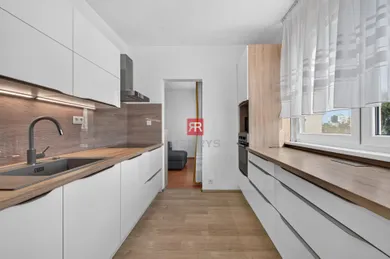 Na predaj 4-izbový byt, 75 m², Bratislava-Vrakuňa, Čiernovodská