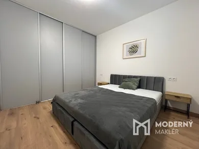 Na prenájom 2-izbový byt, 44 m², Trenčín, Halalovka