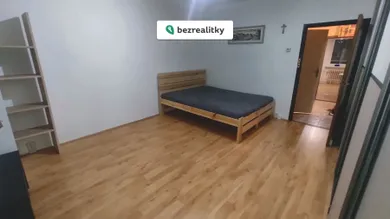 Na prenájom 2-izbový byt, 48 m², Nitra