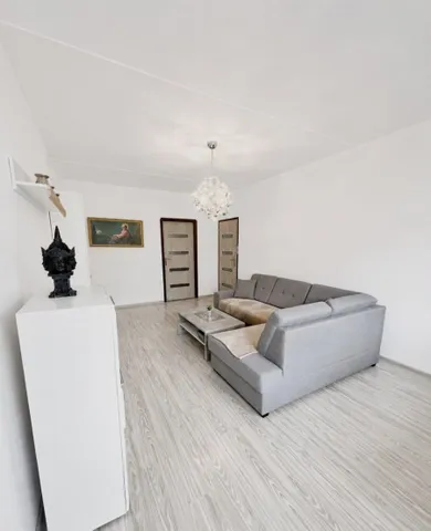 Na predaj 3-izbový byt, 64 m², Bratislava-Petržalka, Kopčianska