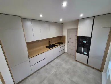 Mieszkania na sprzedaż, 3-pokojowe, Komárno · €145 000