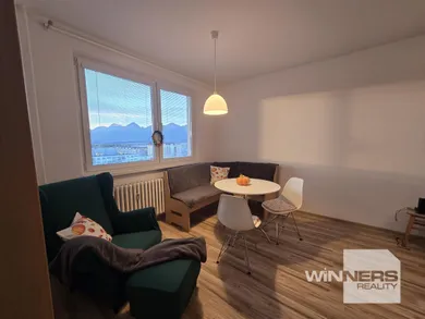 Na prenájom 3-izbový byt, 76 m², Poprad, Jesenná