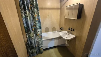 Na predaj 1-izbový byt, 35 m², Komárno, Gen.Klapku