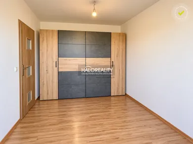 Na prenájom 2-izbový byt, 55 m², Prievidza