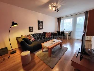Na predaj 4-izbový byt, 93 m², Bratislava-Karlova Ves, Jurigovo nám.