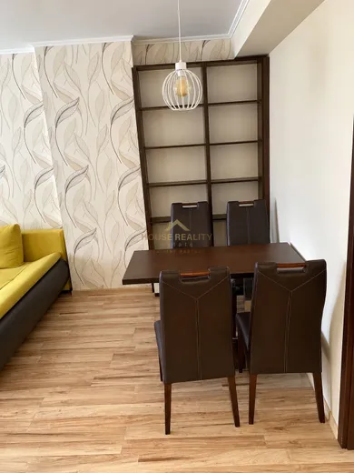 Na prenájom 2-izbový byt, 55 m², Bratislava-Nové Mesto, Hálkova