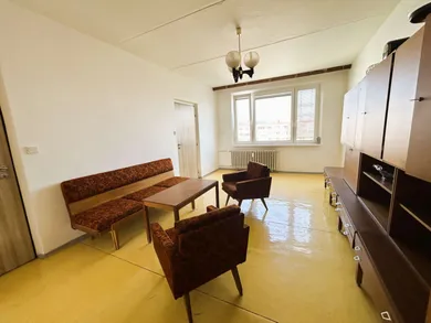 Na prenájom 2-izbový byt, 64 m², Zvolen, Pražská