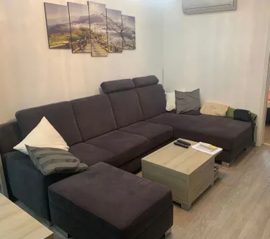 Na predaj 4-izbový byt, 82 m², Bratislava-Petržalka, Lachova