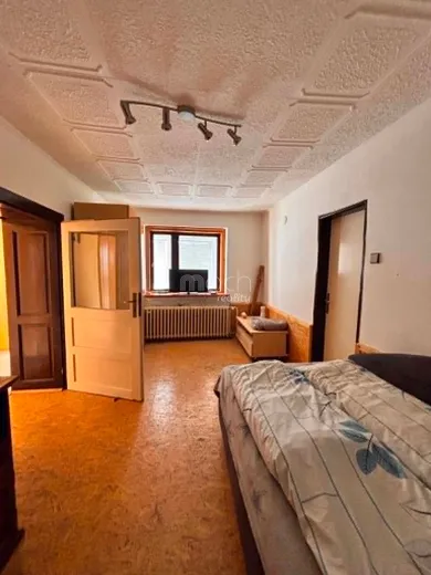Na predaj 4-izbový dom, 200 m², Lehota, Hlavná