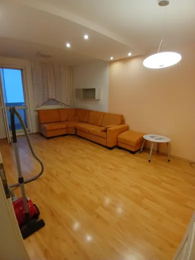 Na prenájom 2-izbový byt, 52 m², Bratislava-Dúbravka, -