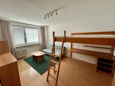 Mieszkania na wynajem, 1-pokojowe, Bratislava-Dúbravka · €600