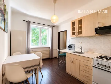Na predaj 1-izbový byt, 36 m², Bratislava-Ružinov, Trenčianska