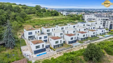 Domy na predaj 4-izbový, Bratislava-Nové Mesto · €864 000
