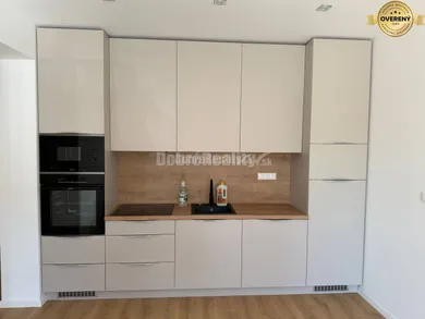 Mieszkania na wynajem, 2-pokojowe, Prievidza · €545