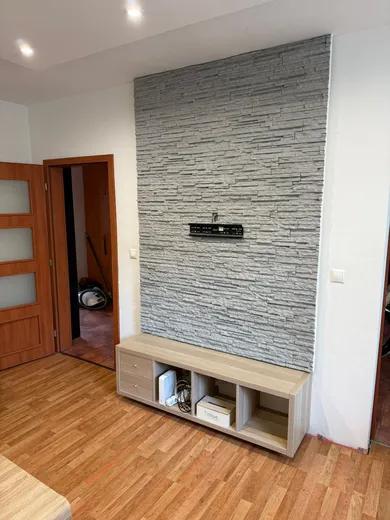 Na prenájom 3-izbový byt, 73 m², Bratislava-Nové Mesto, Guothova