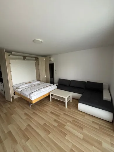 Na predaj 1-izbový byt, 42 m², Trnava, Ulica Jána Bottu