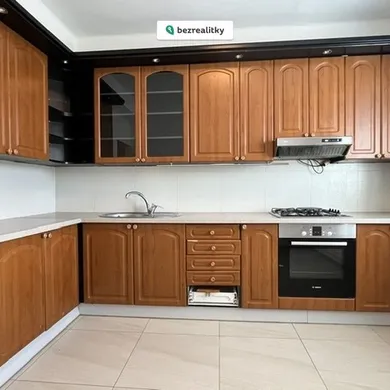 Na predaj 3-izbový byt, 84 m², Trenčín