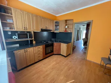 Na predaj dom, 687 m², Bratislava-Podunajské Biskupice