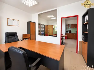 Na prenájom komerčné, 220 m², Mníchova Lehota