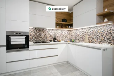 Na prenájom 3-izbový byt, 65 m², Bratislava-Nové Mesto