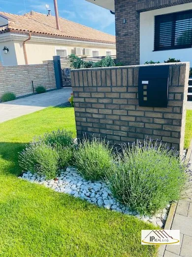 Na predaj dom, 161 m², Veľké Dvorníky, Jasná
