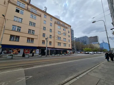 Lokale komercyjne na sprzedaż, Bratislava-Staré Mesto · €500 000